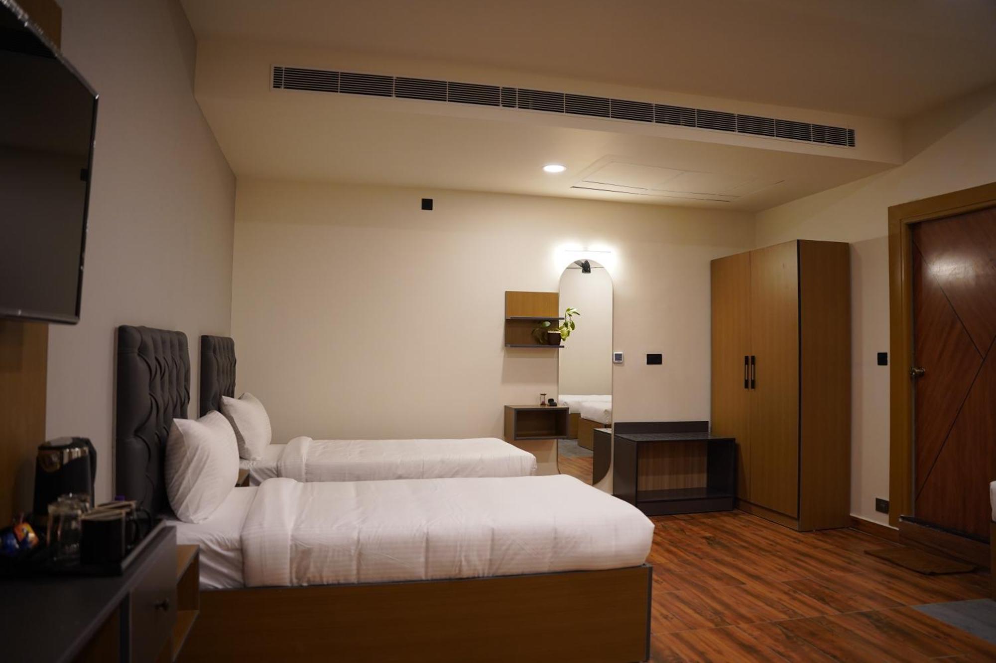The Continental Inn & Suites Mysore Eksteriør billede