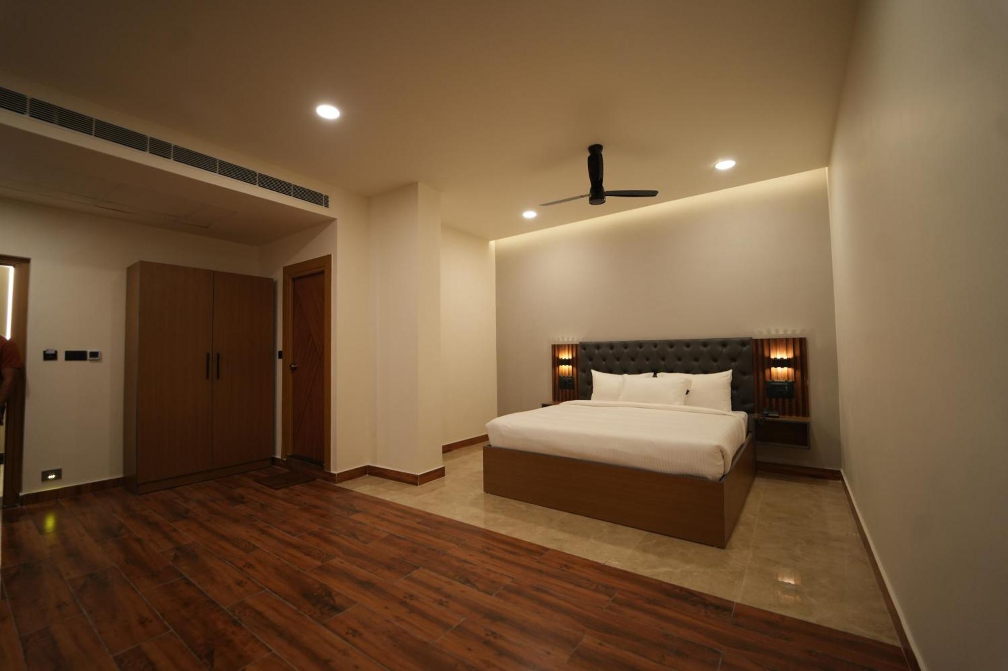 The Continental Inn & Suites Mysore Eksteriør billede